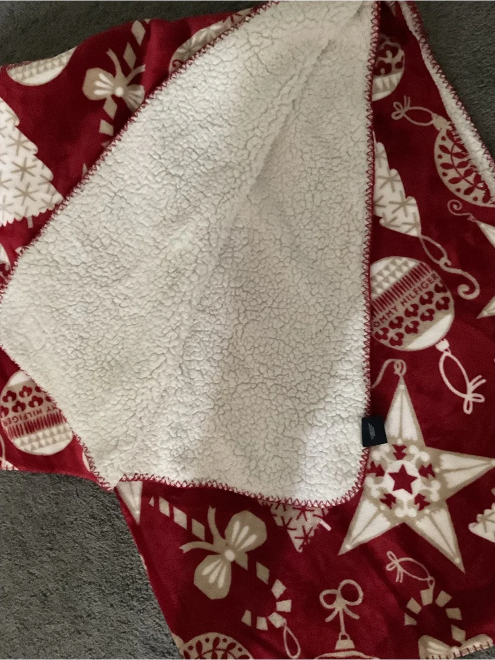 Tommy Hilfiger Red and Cream Holiday Fleece Throw